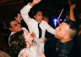 Candid dancefloor moment